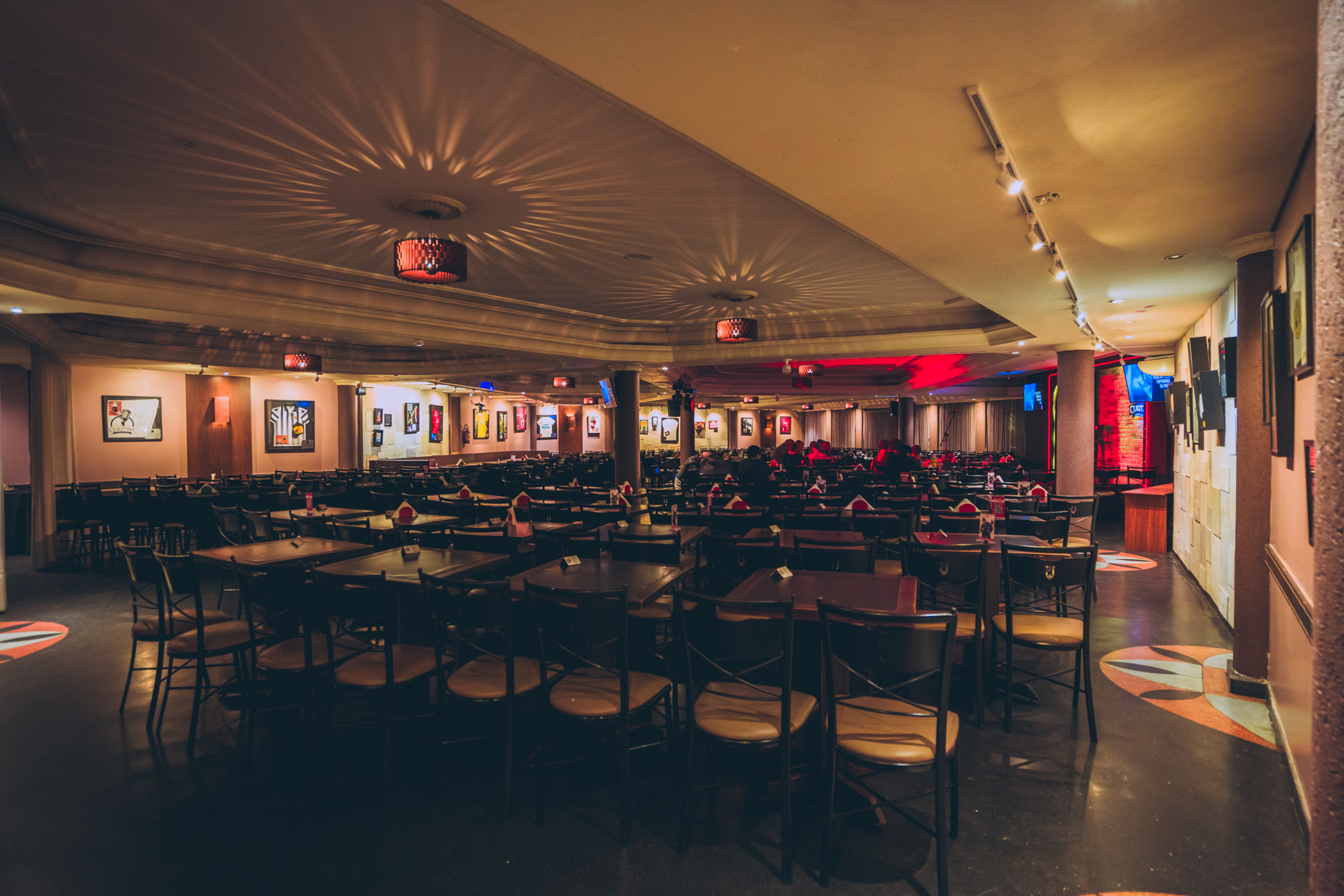 Ambiente do Curitiba Comedy Club para eventos privados